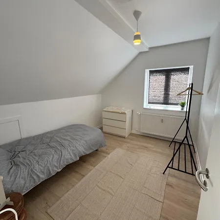 דירה The Snowdrop - New Exclusive 4 Bedroom House, Up To 8 Persons - 155m2 - Free Parking *