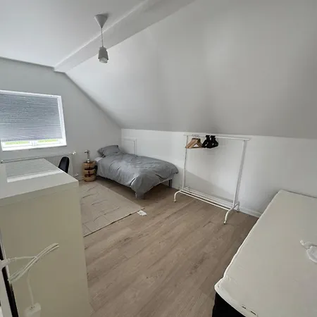 דירה The Snowdrop - New Exclusive 4 Bedroom House, Up To 8 Persons - 155m2 - Free Parking