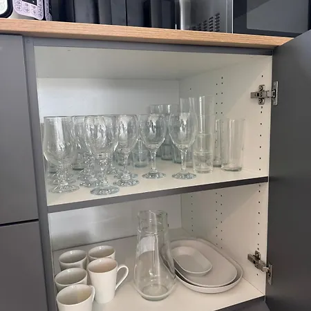 The Snowdrop - New Exclusive 4 Bedroom House, Up To 8 Persons - 155m2 - Free Parking Lägenhet